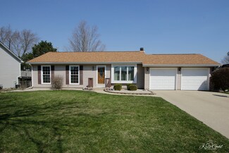 420 Stratford Ct, McHenry, IL 60050
