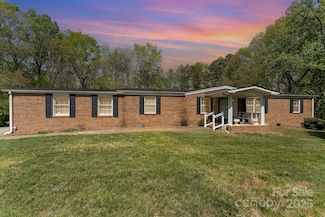 5013 Friendship Circle Rd, East Bend, NC 27018