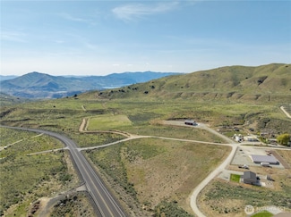 1 Spring Canyon Rd, Orondo, WA 98843