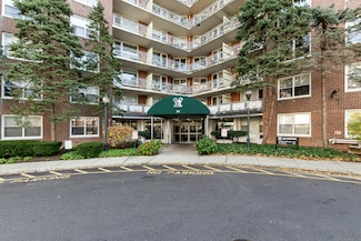 71 Strawberry Hill Ave Unit 305, Stamford, CT 06902