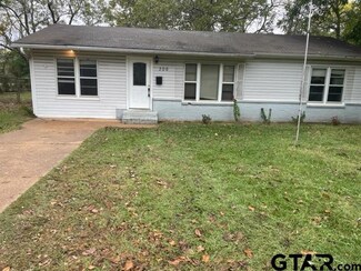306 Dublin Ln, Jacksonville, TX 75766