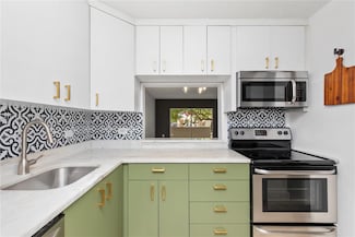 6890 N Kendall Dr Unit B202, Pinecrest, FL 33156