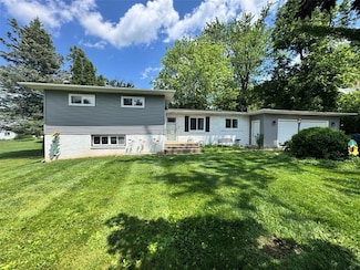 505 S Oak St, Anamosa, IA 52205
