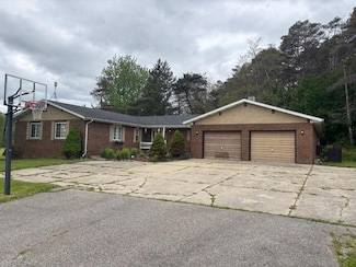 18593 30th Ave, Barryton, MI 49305