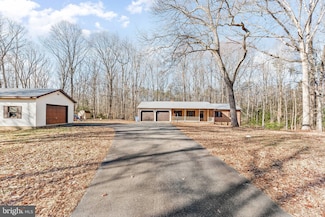 15180 Deborah Dr, Hughesville, MD 20637