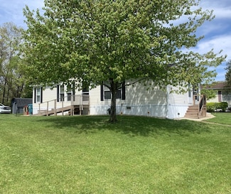 1232 Shiawassee River Rd, Three Rivers, MI 49093