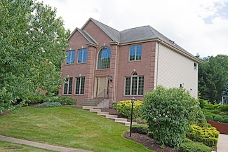 120 Middleground Place, Cranberry Township, PA 16066