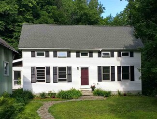 453 E West Rd, Putney, VT 05346