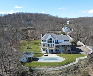 10 Soluri Ln, Tomkins Cove, NY 10986