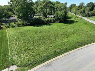 73 Emerald Pointe Way, Muncie, IN 47303