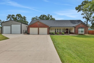 6202 Oleander Dr, Baytown, TX 77523