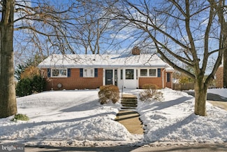 6040 Avon Dr, Bethesda, MD 20814