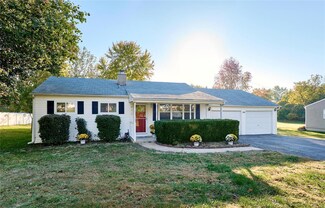 206 Hillsdale Dr, Ballwin, MO 63011