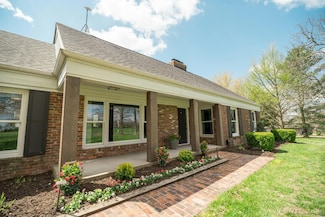 5724 E Mill St, Springfield, MO 65802