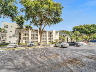 9325 Lagoon Place Unit 303, Davie, FL 33324