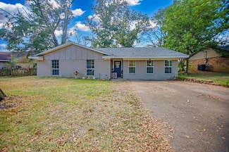 103 Quail Ridge Dr, Nacogdoches, TX 75961