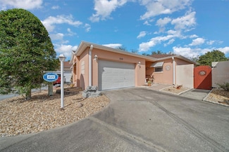 1019 Avalon Ave, Lady Lake, FL 32159