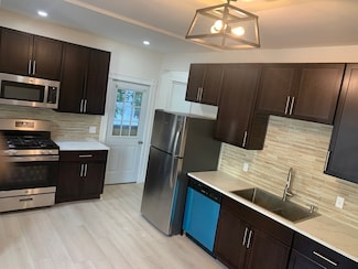 9 Kerwin St Unit 2, Dorchester Center, MA 02124