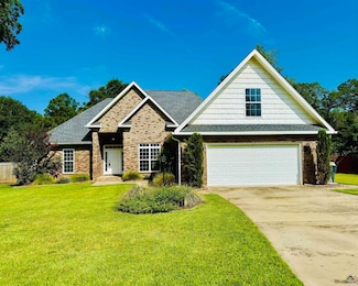 410 Brookewater Ln, Perry, GA 31069