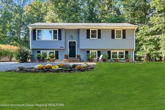 109 Thompson Grove Rd, Manalapan, NJ 07726