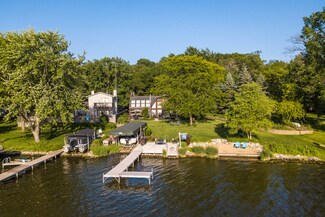 3105 E Lake Shore Dr, Wonder Lake, IL 60097