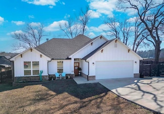 18358 Timber Oaks Dr, Lindale, TX 75771