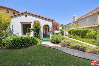 827 Yale St, Santa Monica, CA 90403