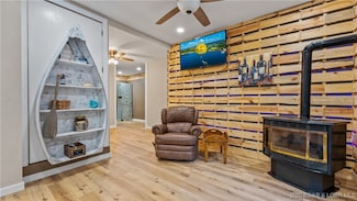 960 Spring Cove Rd, Sunrise Beach, MO 65079