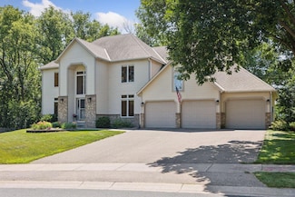 8943 Sylvan Ridge, Eden Prairie, MN 55347