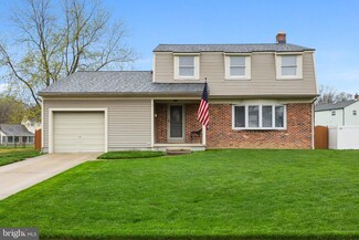 7 Knightswood Dr, Marlton, NJ 08053