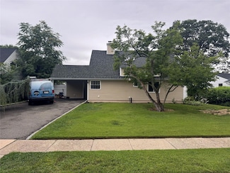 36 Atlas Ln, Hicksville, NY 11801