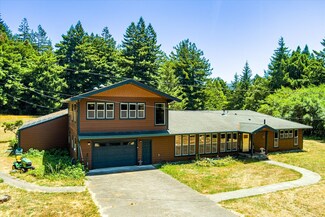 595 Riverside Park Rd, Carlotta, CA 95528