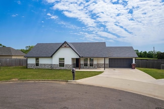 107 Oliver Wendell Ct, Mount Vernon, TX 75457