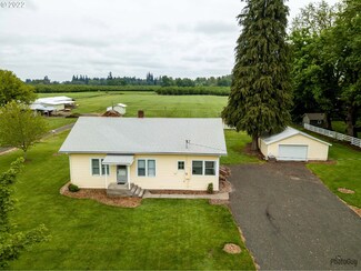 951 E Beacon Dr, Eugene, OR 97404