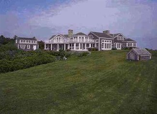 21 East Ln, Chilmark, MA 02535
