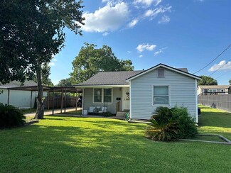 314 Avenue F, Port Neches, TX 77651