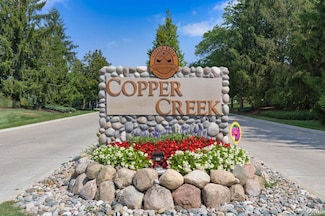 28006 Golf Pointe Blvd, Farmington Hills, MI 48331