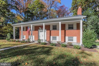 2428 Luckett Ave, Vienna, VA 22180
