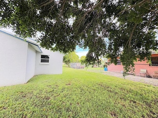 324 W W 5th Terrace, Pahokee, FL 33476