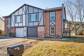 307 Walnut Cir, Bolingbrook, IL 60440