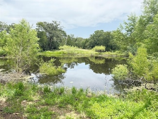 465 Catfish Ln, Lockhart, TX 78644