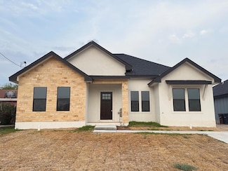1824 Lewis St, Eagle Pass, TX 78852