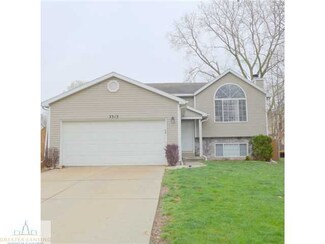 3313 Cooley Dr, Lansing, MI 48911