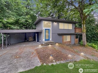 1045 NE 115th St, Seattle, WA 98125