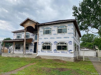 6151 Nightingale St, Dearborn Heights, MI 48127
