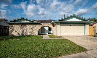 5705 Crest Pebble Dr, Corpus Christi, TX 78415
