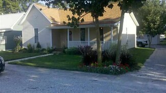 208 E North St, Remington, IN 47977