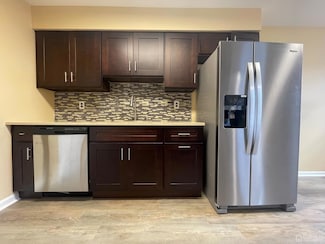 93 Beverly Hill Terrace Unit C, Woodbridge, NJ 07095