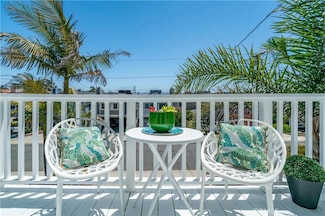 1713 Carlson Ln, Redondo Beach, CA 90278
