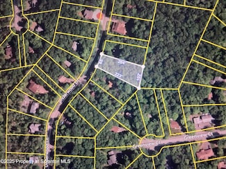 68 Underwood Ln, Lake Ariel, PA 18436